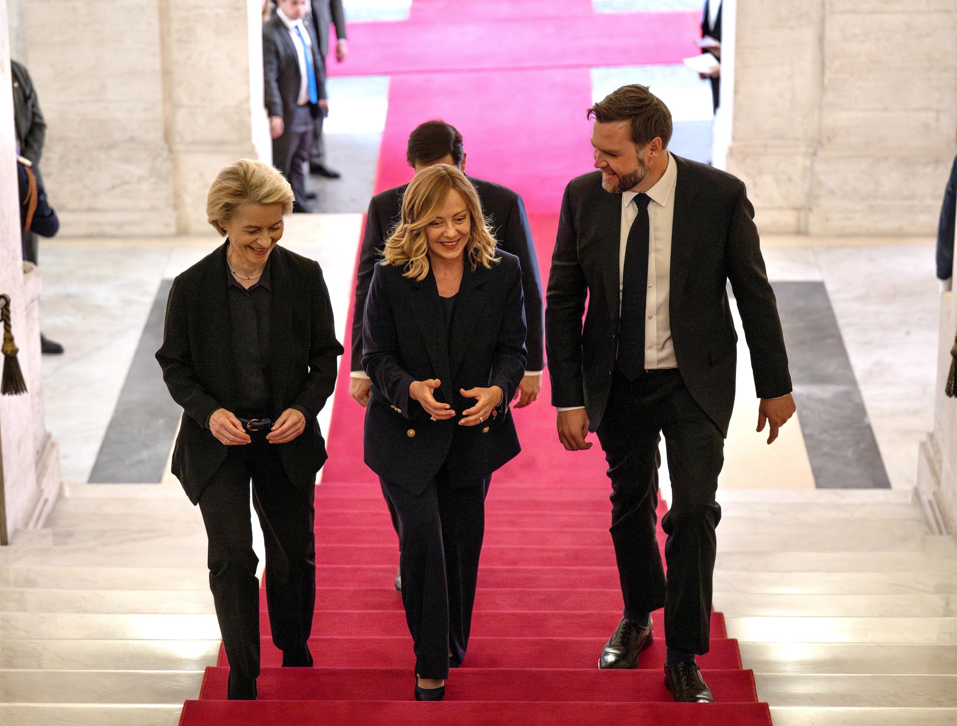 Adesso inquadrate formalmente i “volonterosi”