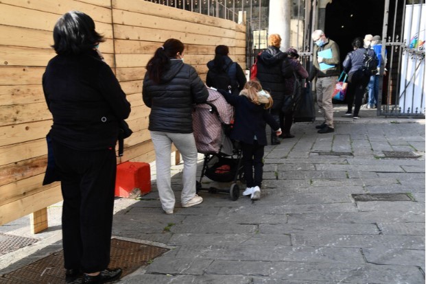 Istat, in Italia il 23,1 per cento della popolazione è a rischio povertà