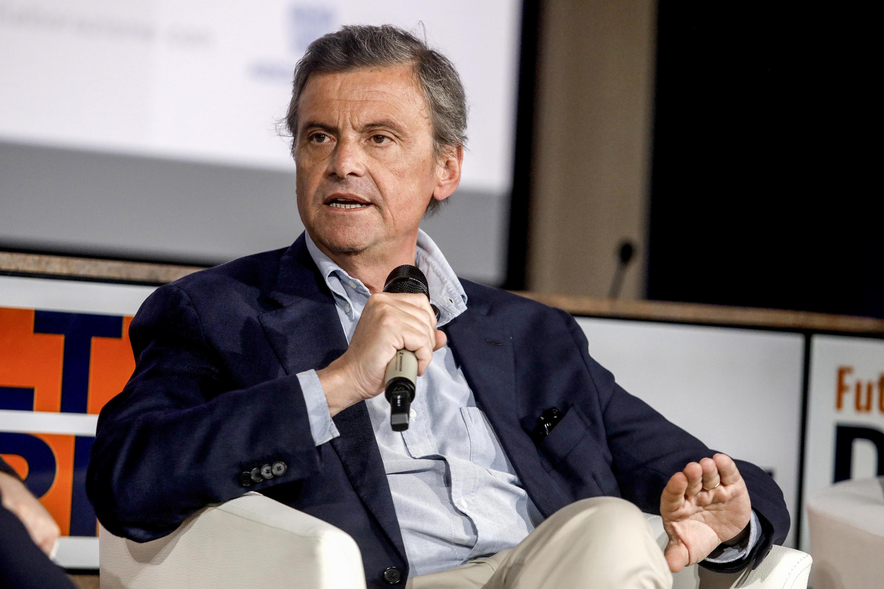 Forza Italia tira un amo ad Azione, Calenda: “valuteremo”