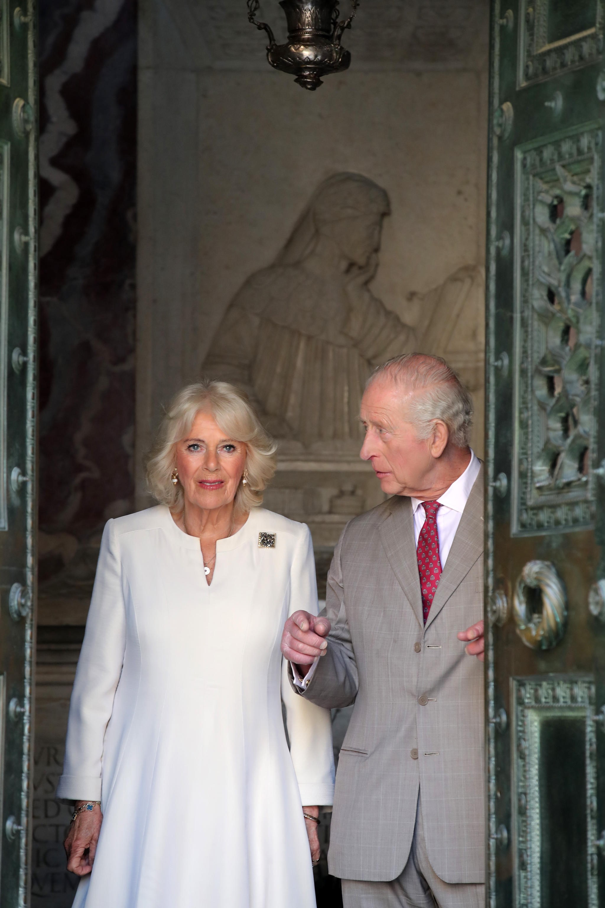 Re Carlo vola in Canada e strizza l’occhio a Carney