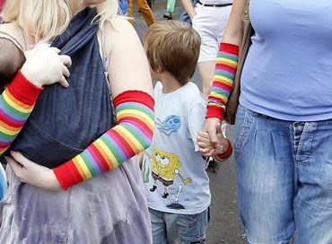 Due madri per un bambino? Non esistono “diritti” contro la legge di natura