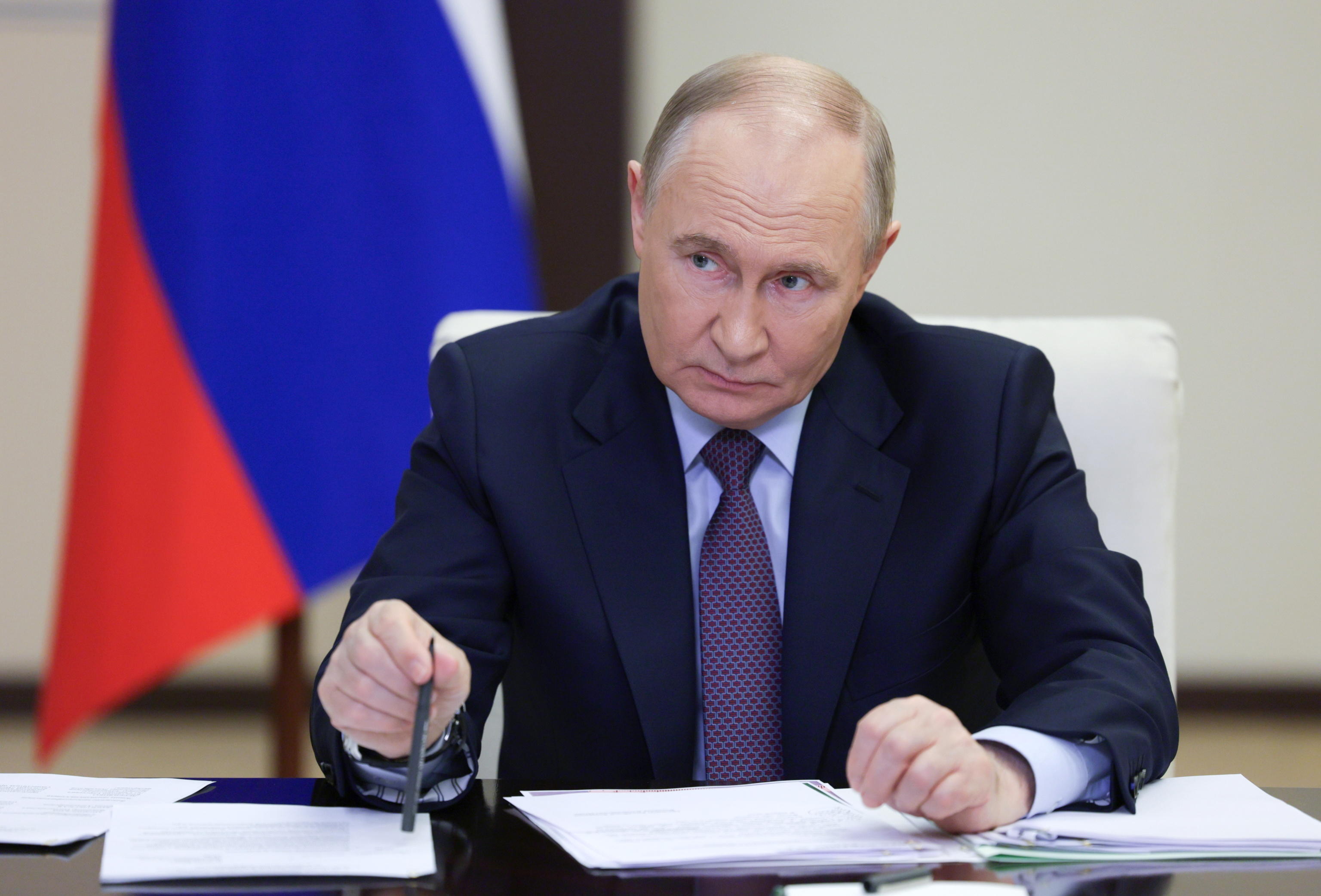 Una cosca legata da vincoli di destino ha in scacco la Russia