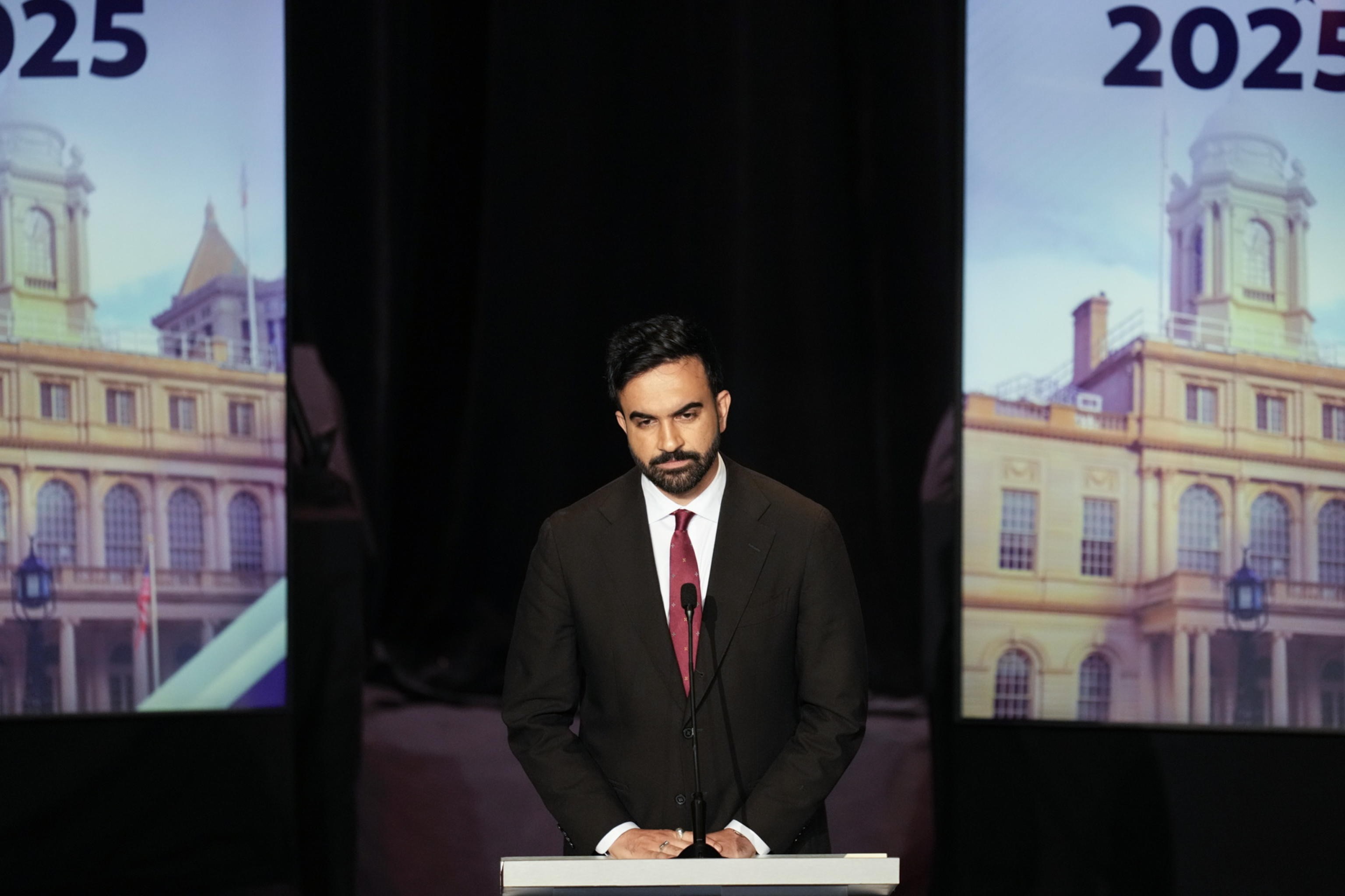 Un comunista ha vinto le primarie Dem a New York