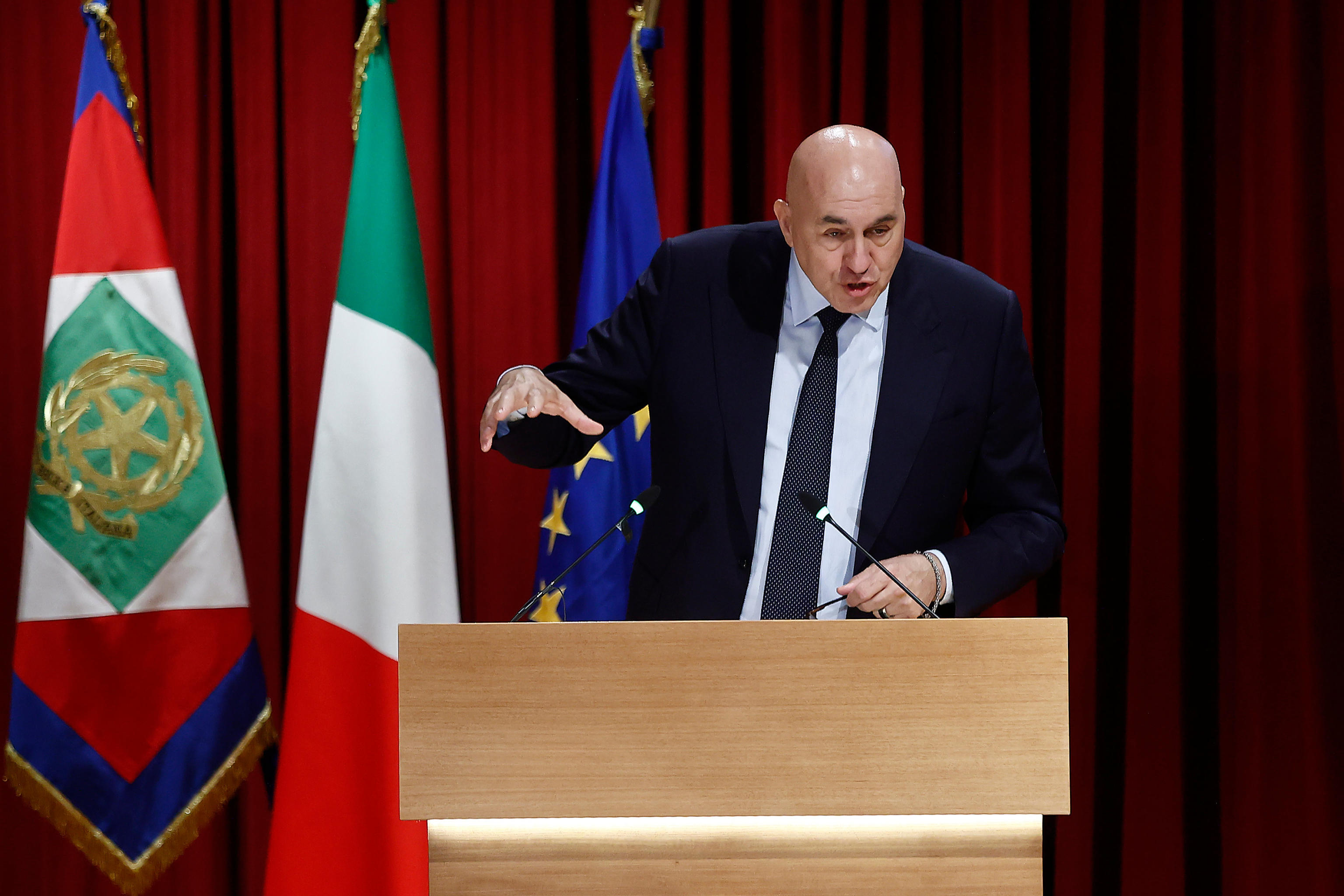 Crosetto: “La Russia si è stabilizzata su un’economia di guerra”