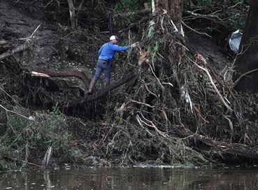 Alluvioni in Texas, si contano oltre cento vittime