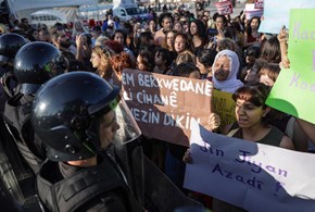 Disarmare l’Iran per armare le sue piazze