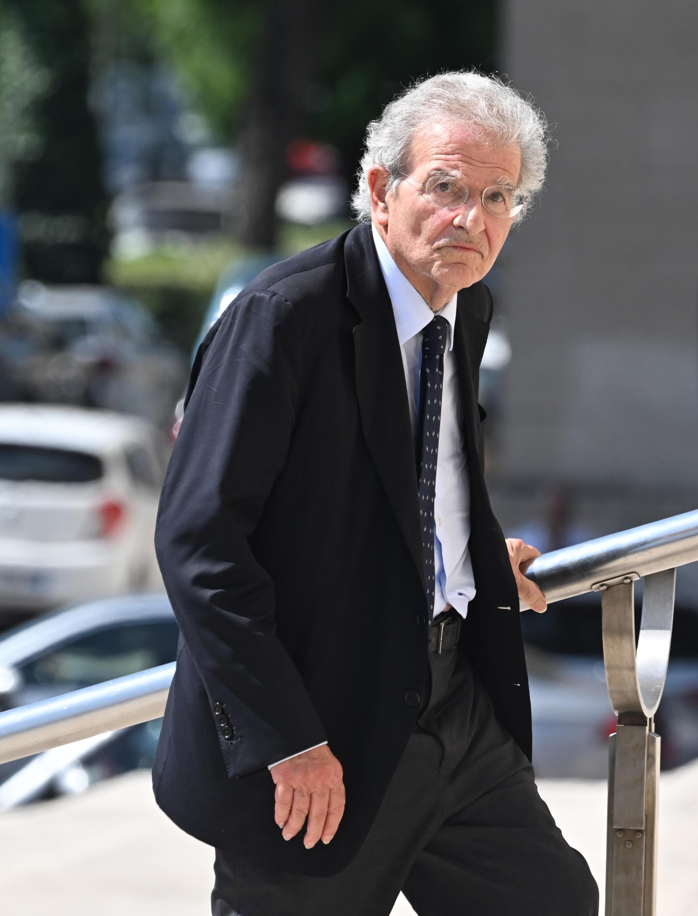 Forza Italia, Cicchitto: “Tajani vola basso, serve una leadership forte”