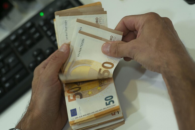 Spesa pubblica: il ladro in casa tua travestito da salvatore