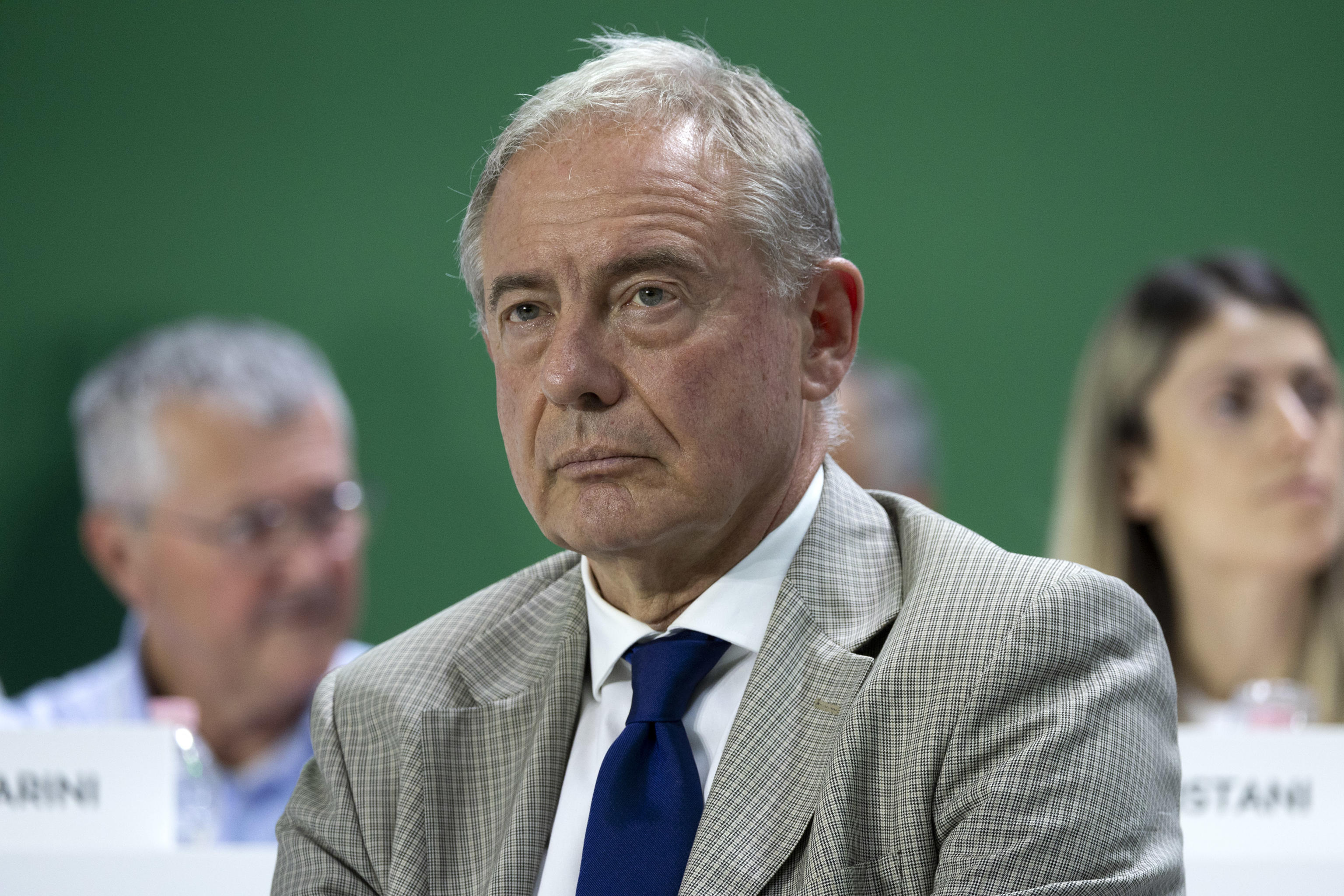 Urso: “Basta dazi interni in Ue, con gli Usa bisogna trattare”