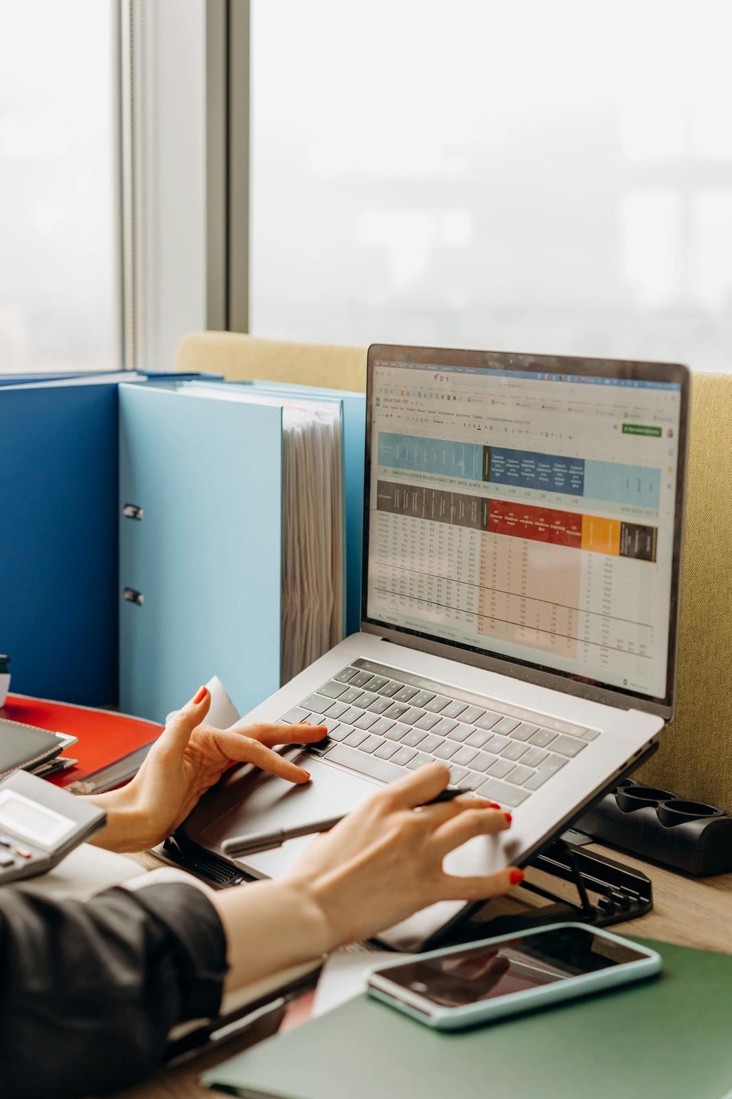 Cinque soluzioni cloud per il controllo delle ore di lavoro nel 2025