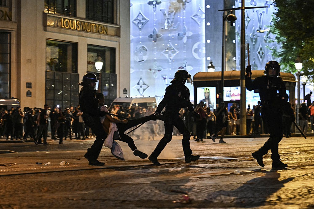 Francia ed Europa, sempre più sottomesse all’Islam