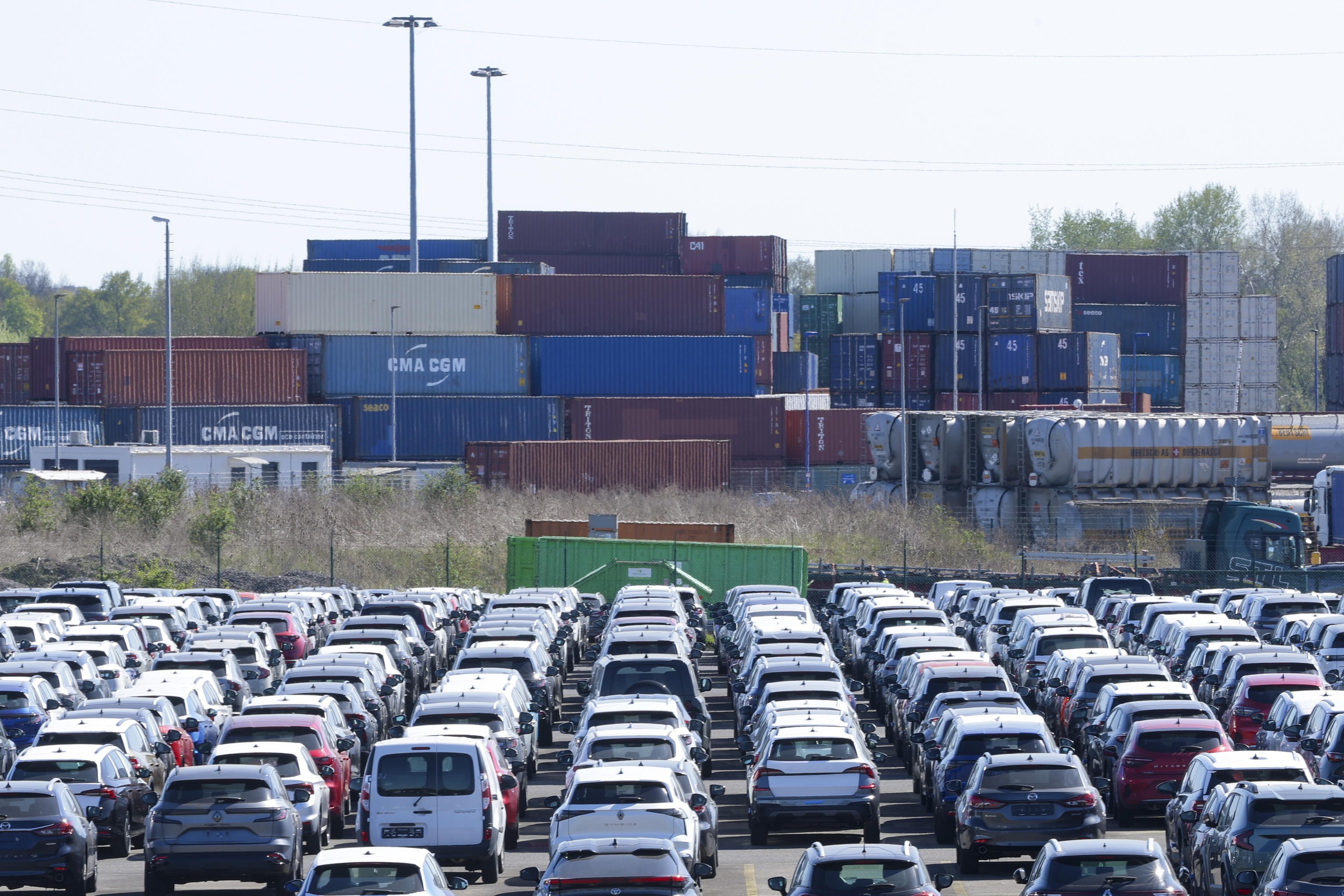 Trump: piovono dazi per riformare l’Europa