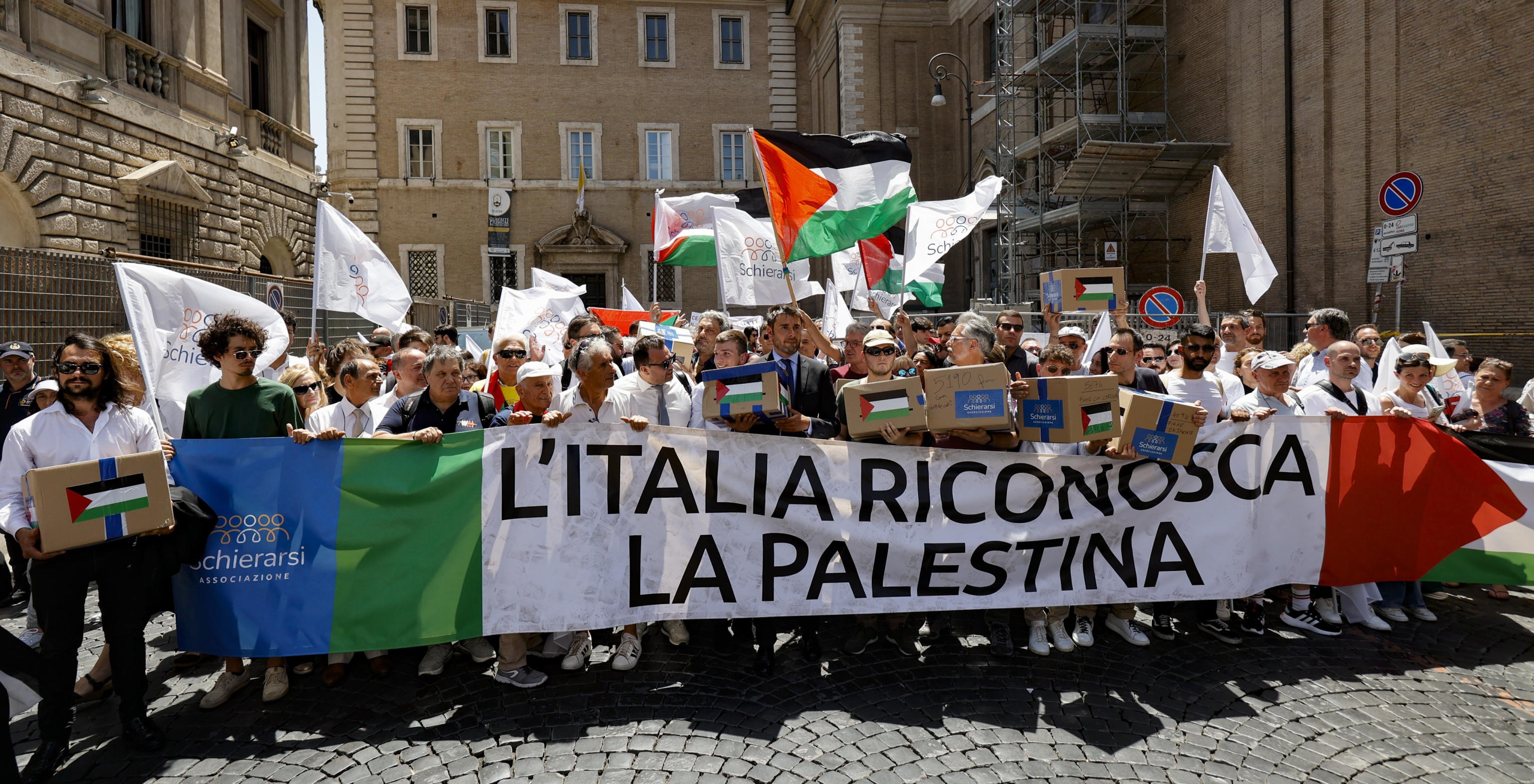 Chi sono gli ex ambasciatori dell’appello pro Pal