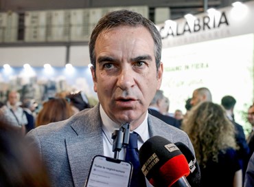 Calabria, Occhiuto si dimette e si ricandida: “Non mi faccio fermare”