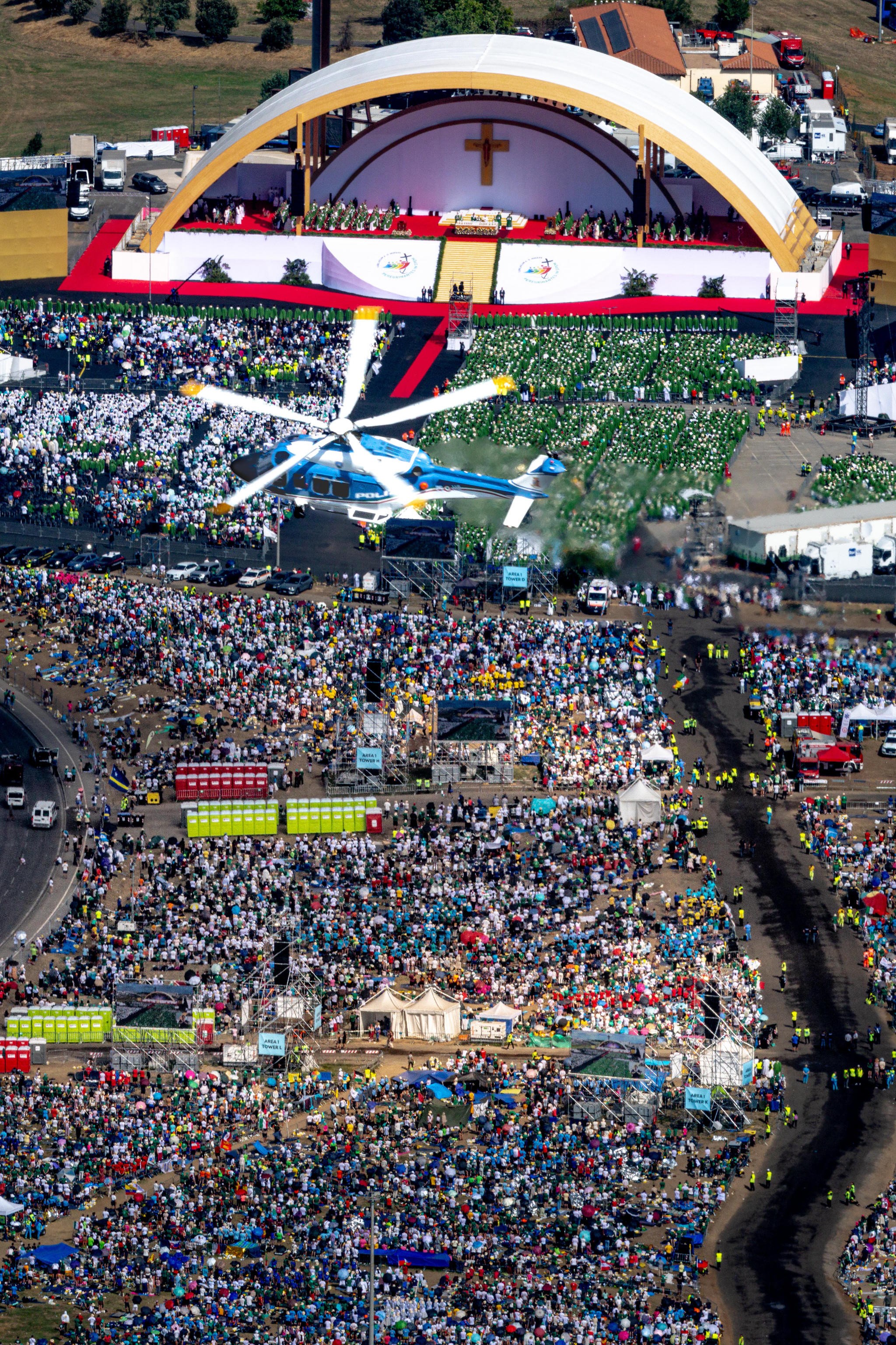 A Tor Vergata con Papa Leone XIV la Woodstock della fede di lodi e tacet