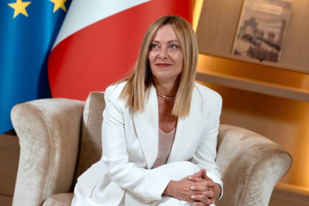 Meloni: “Sinistra non ci batte in patria, ricorre ai giudici”