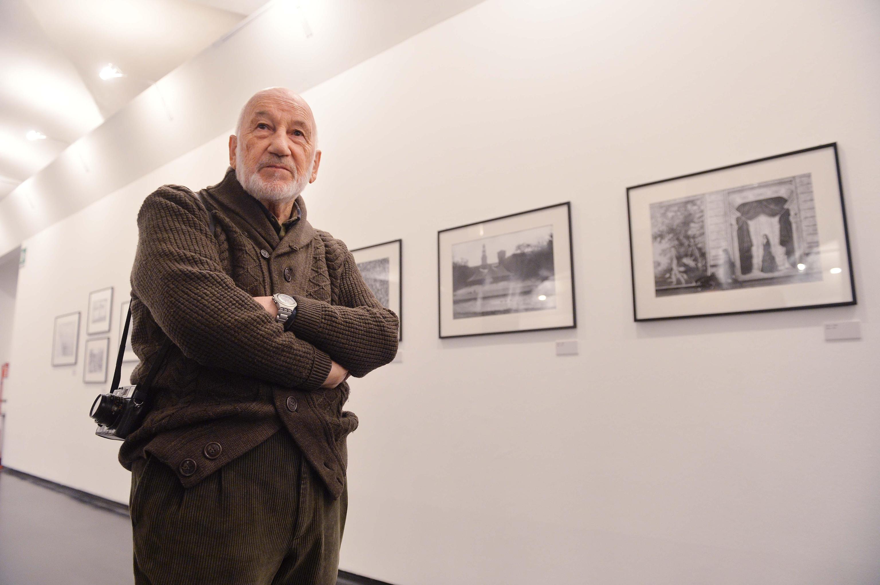 Addio a Gianni Berengo Gardin, maestro del racconto fotografico
