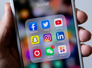 L’autoreferenzialità dei social ai tempi della guerra ibrida