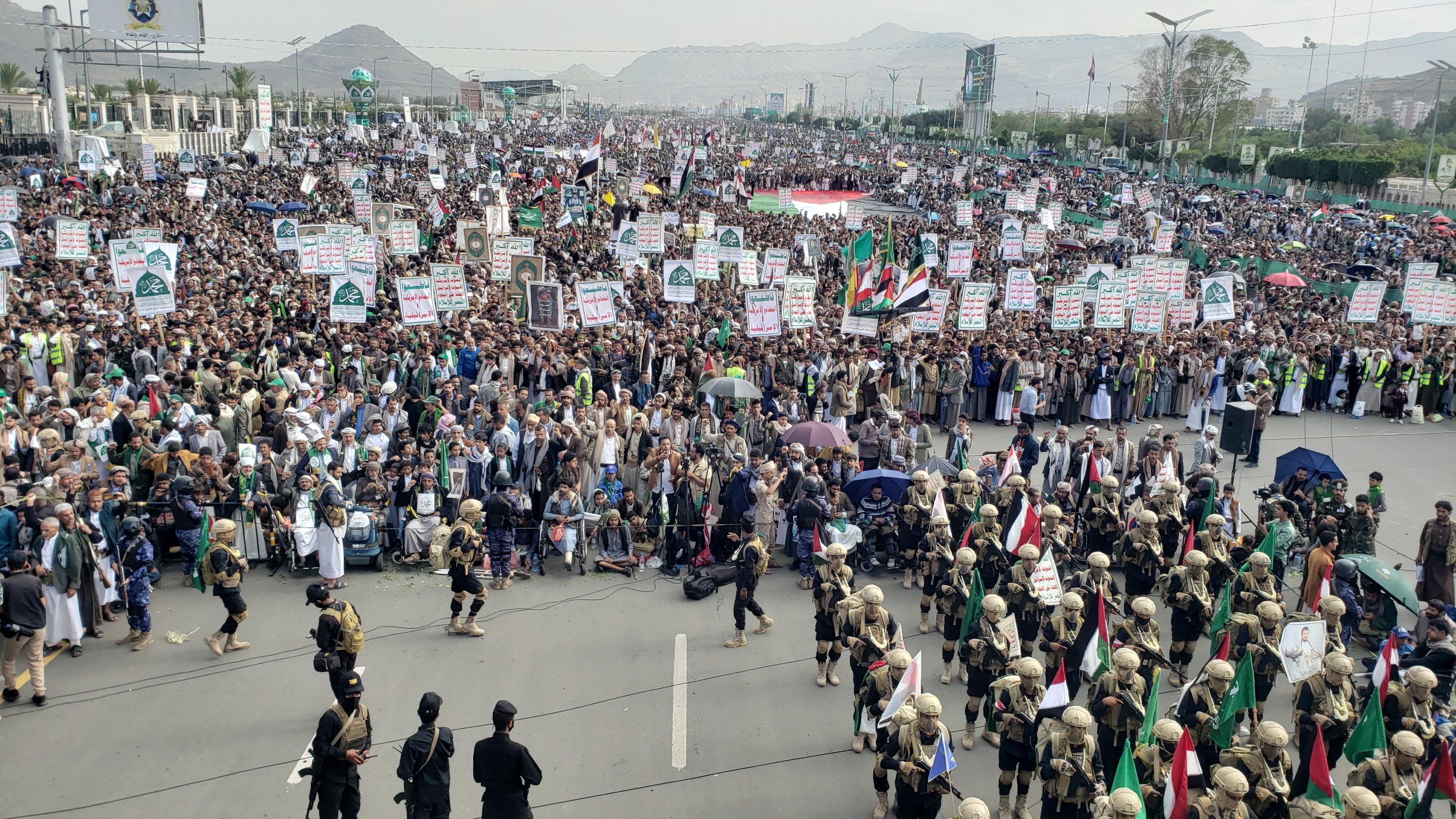 Yemen: Israele decima il governo Houthi