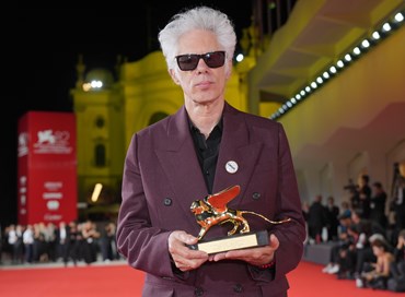 Venezia 82: trionfo di Jarmusch, la Coppa Volpi a Toni Servillo