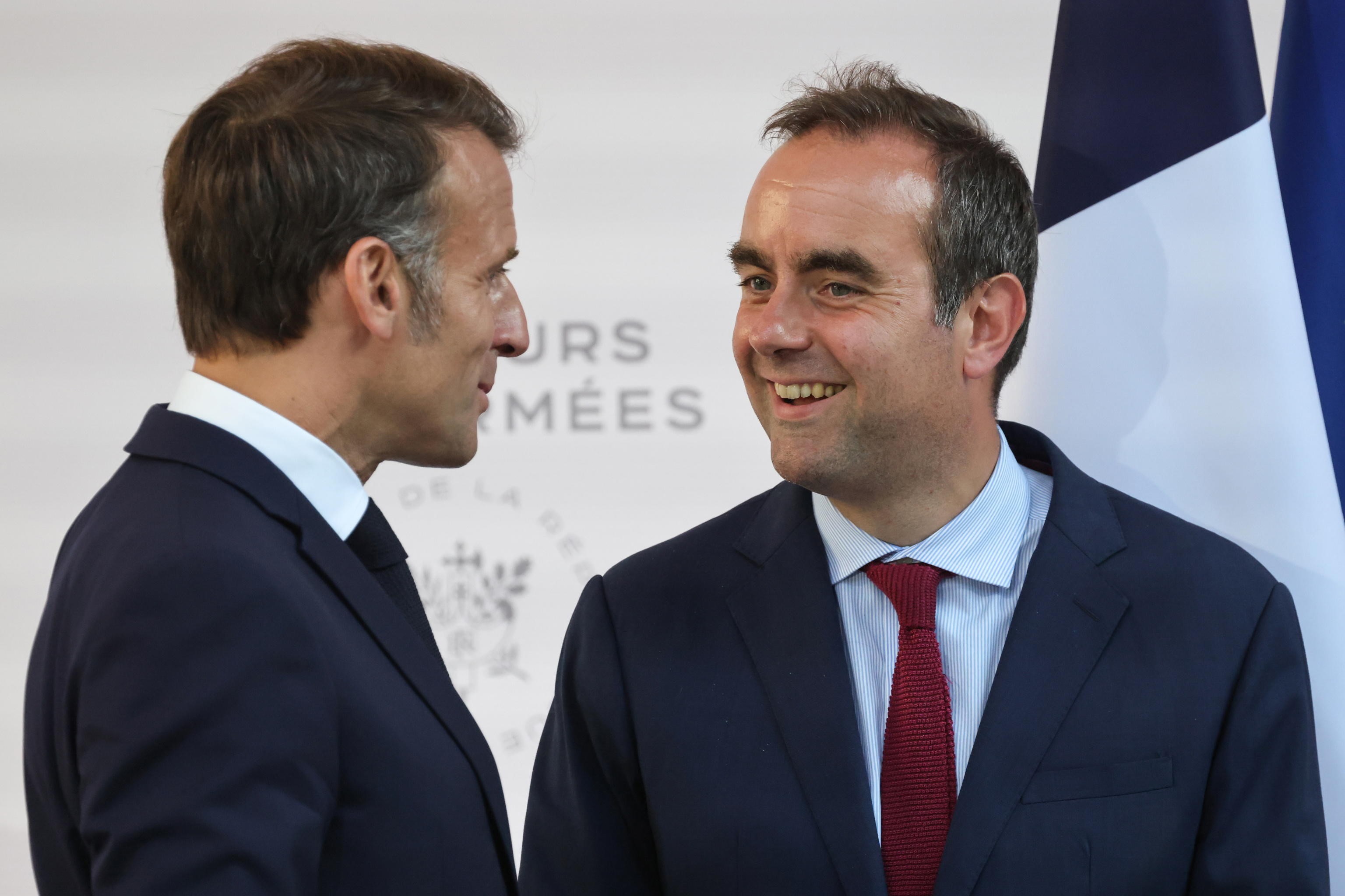 La Francia in default: “Volenterosi” a parole