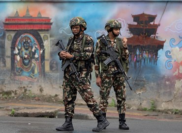Caos in Nepal: scatta il coprifuoco