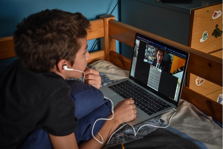 Garante privacy, “disco verde” alle linee guida per l’Ia nelle scuole