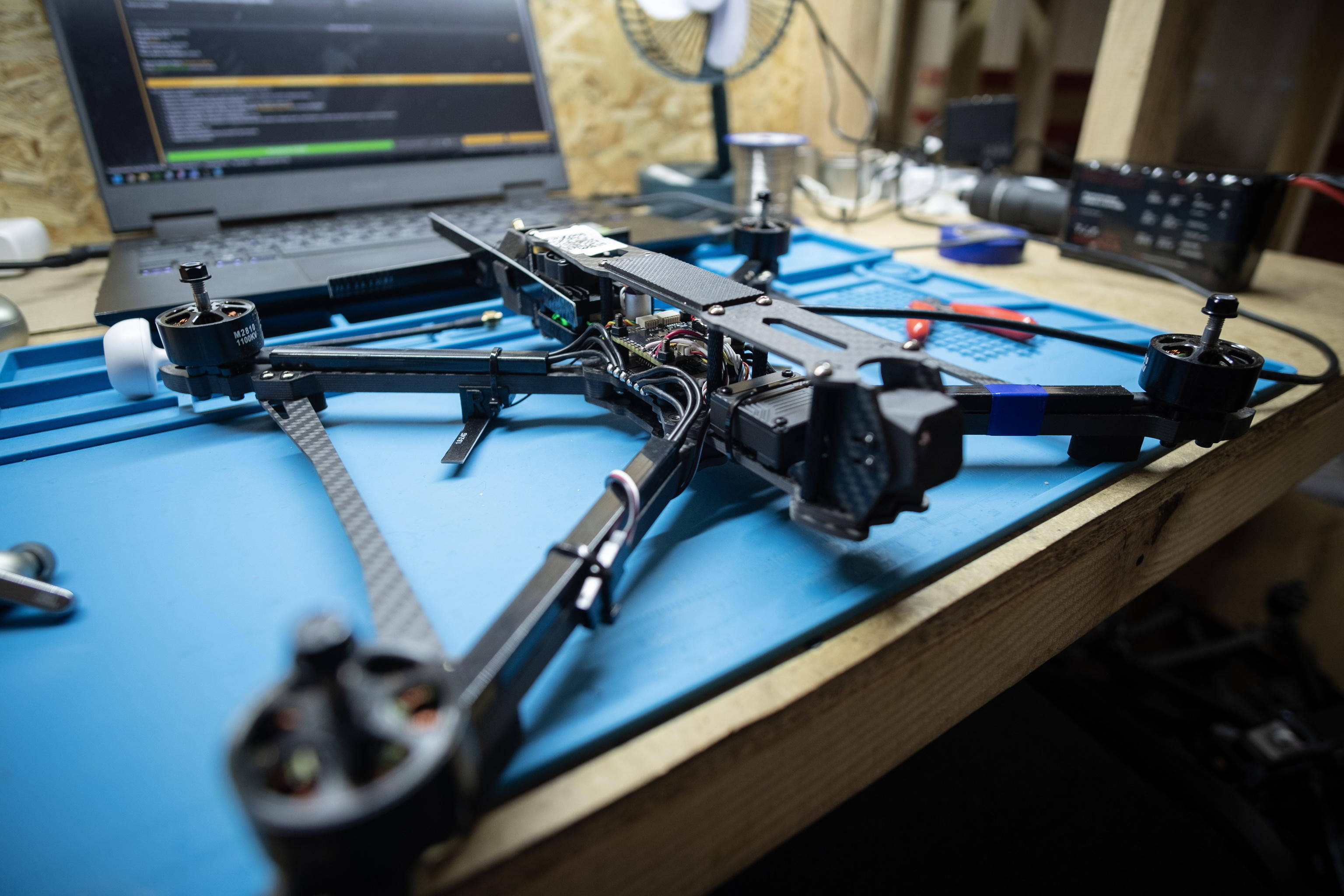 Kiev colpisce una raffineria russa: la sanzione migliore