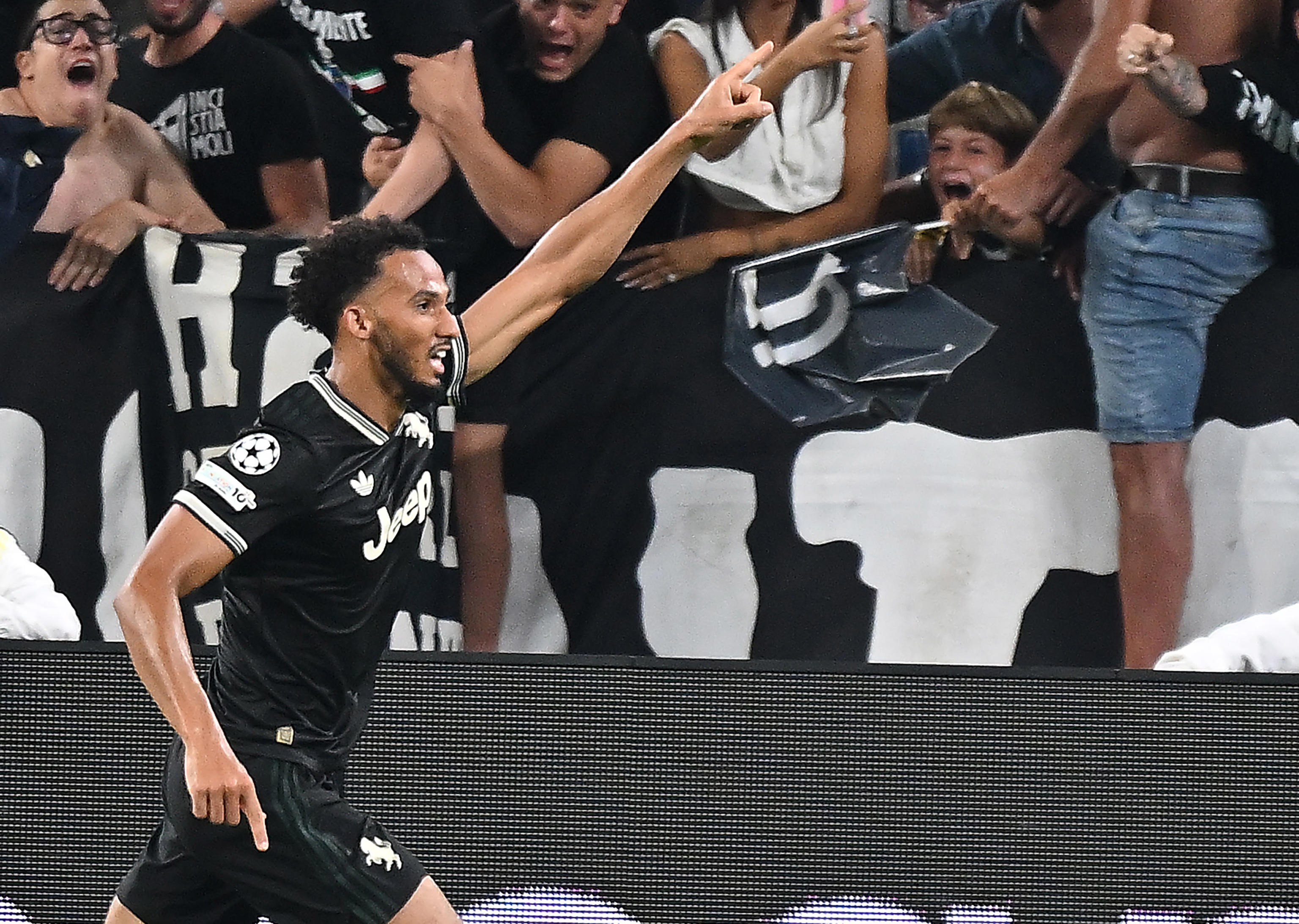 Pazza Juve pareggia 4-4, oggi tocca a Inter e Atalanta