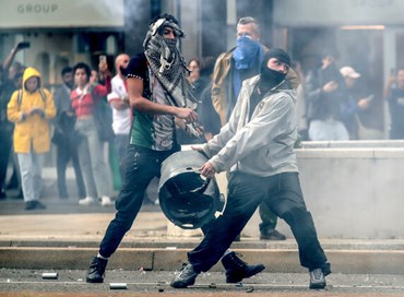 Vergogna a Milano: la violenza non aiuta Gaza, affonda l’Italia