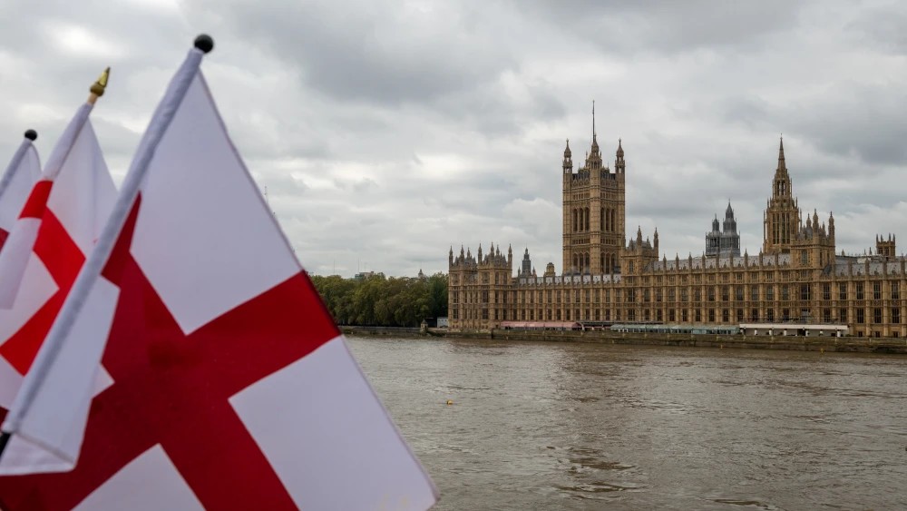 La bandiera inglese di San Giorgio: forgiata in secoli di guerra contro l’Islam