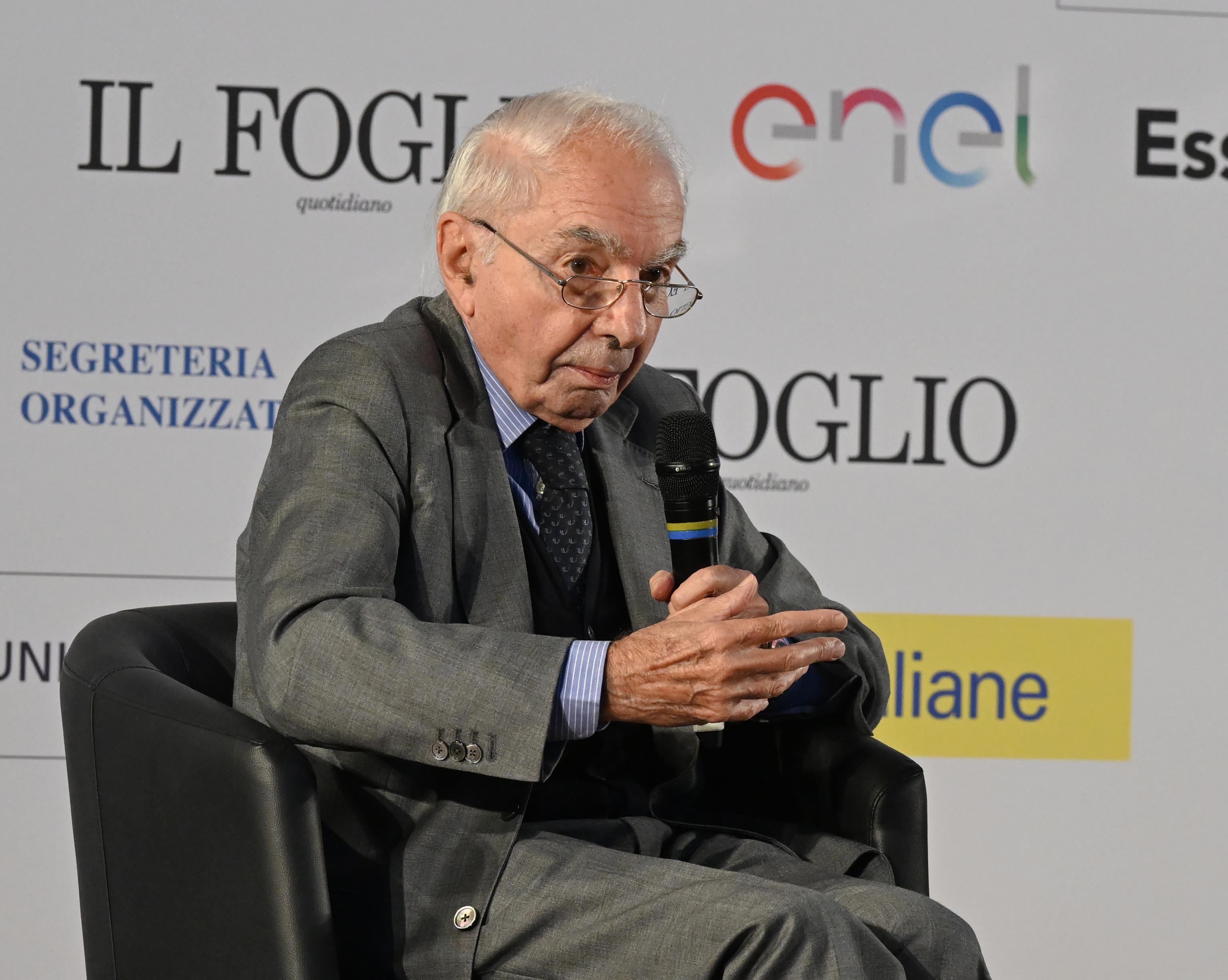 A nullo Amato, Lehner perdona