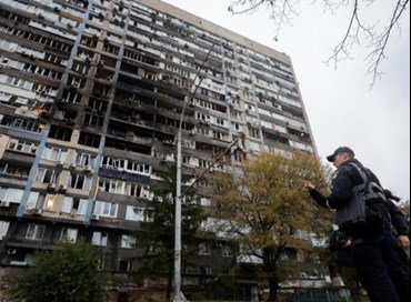 Attacchi russi su Kiev, il bilancio è di sei morti