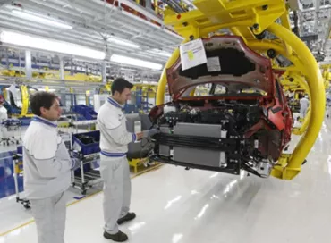 Reindustrializzare: dare lavoro produttivo al Paese