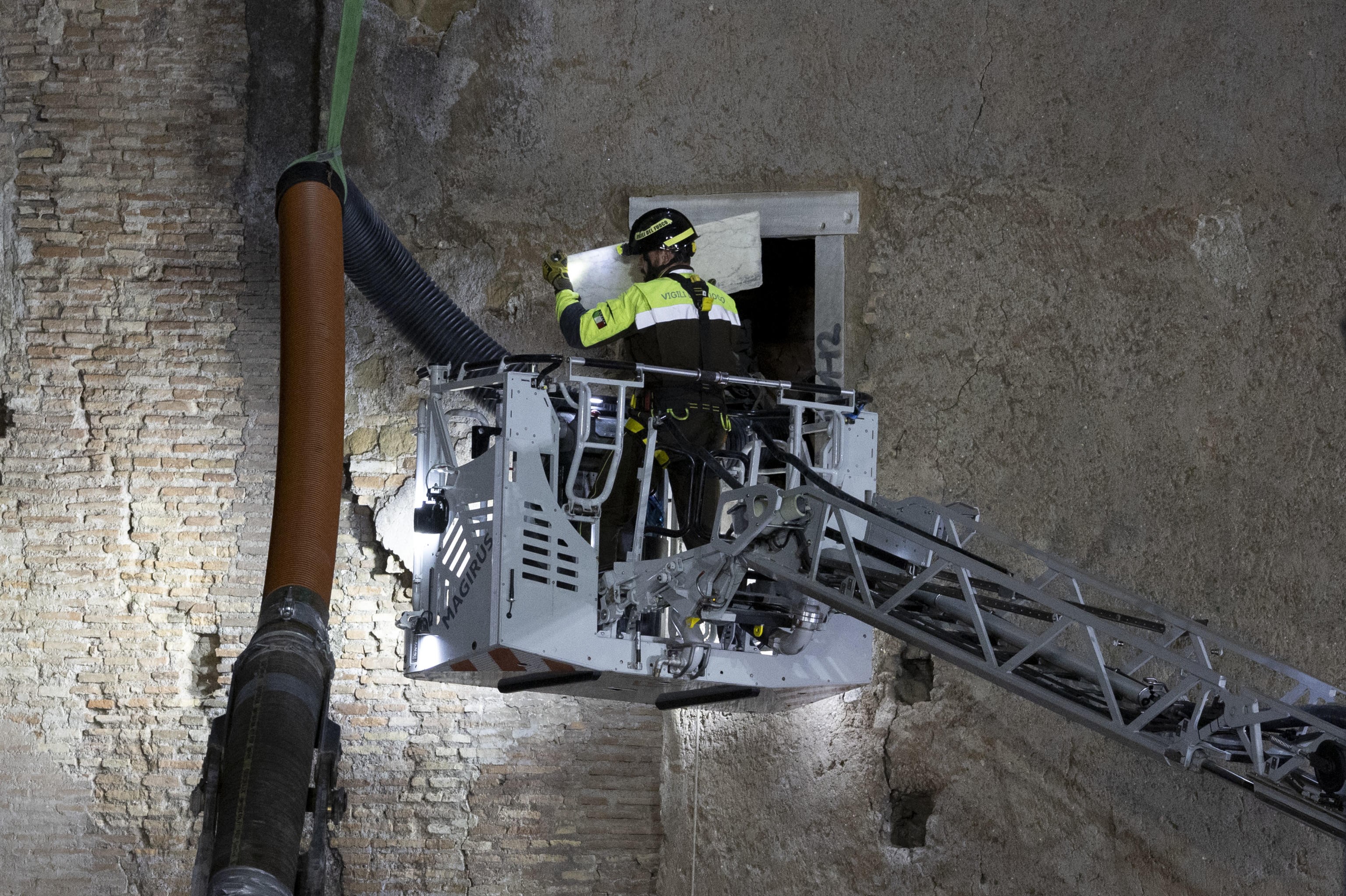 Torre dei Conti: un crollo che spezza una vita