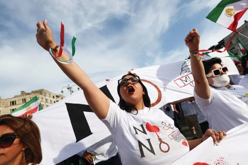 Iran: sposa bambina condannata a morte