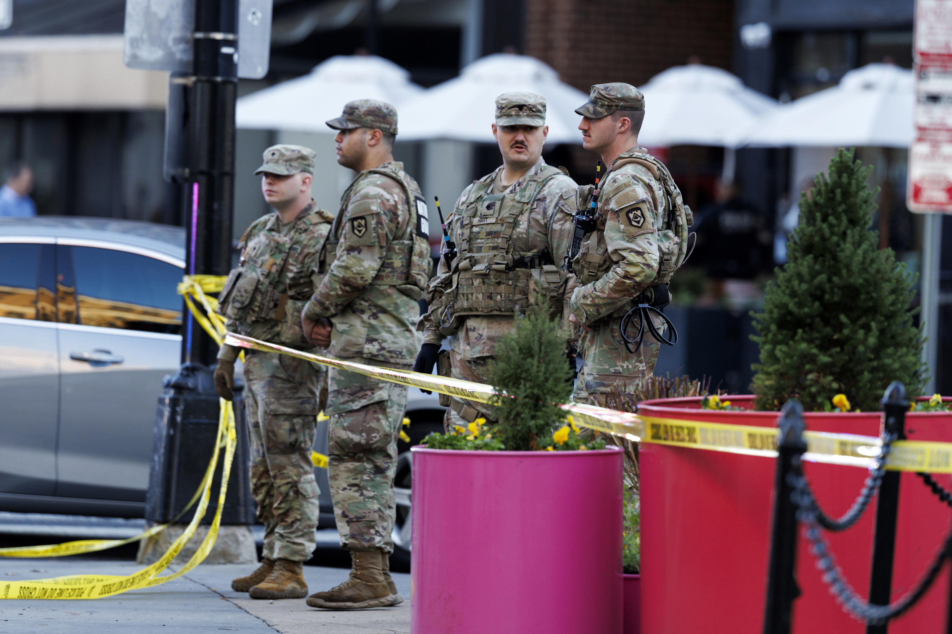 Spari vicino alla Casa Bianca, feriti due agenti