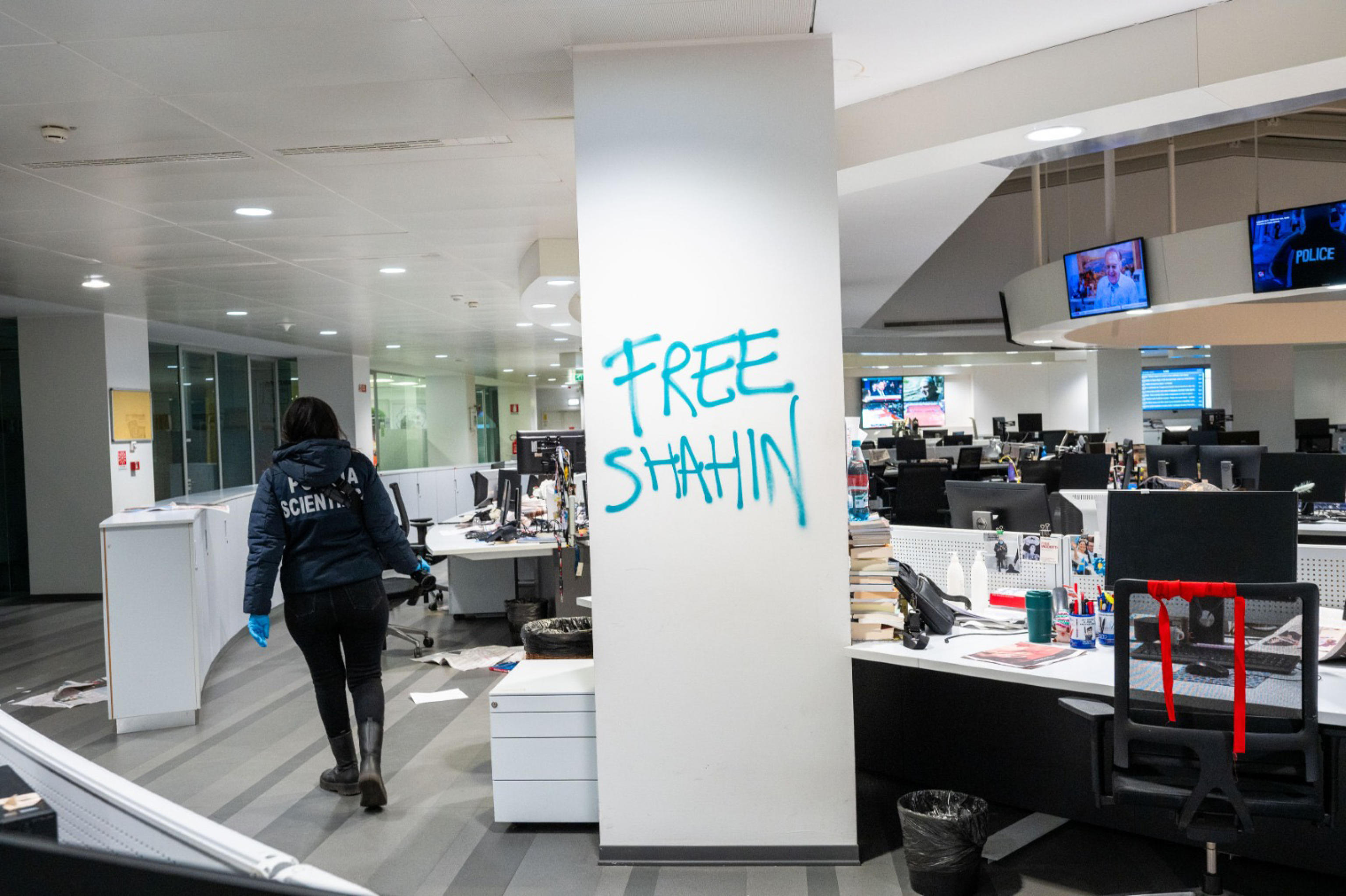 Recalcati, la violenza bolscevica e il paradosso del relativismo