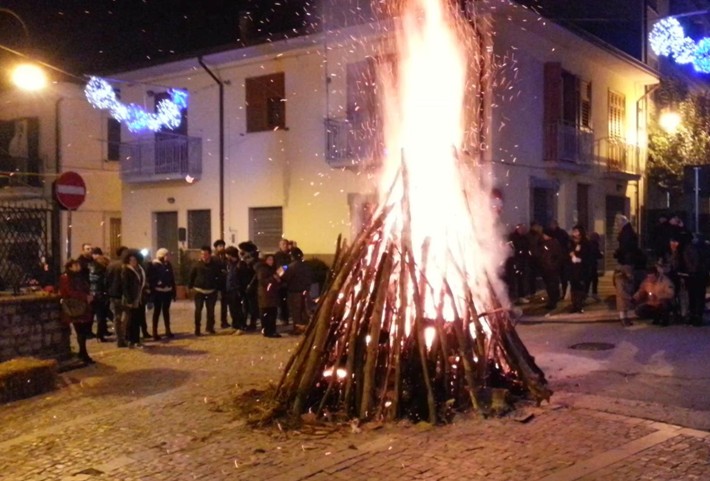 I caratteristici falò della “Madonna de lo fuoco”