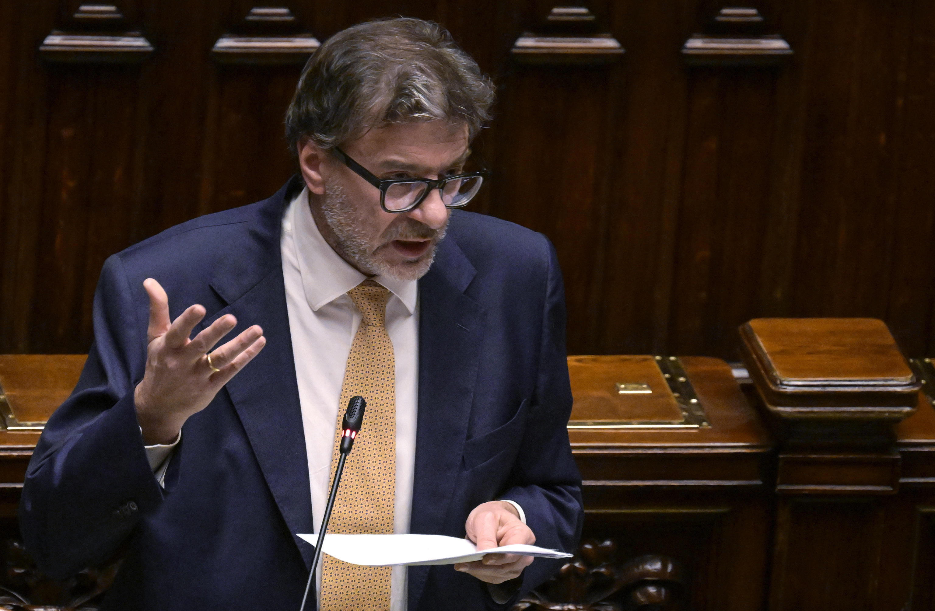 Manovra, via le norme su pensioni, Tfr e assicurazioni