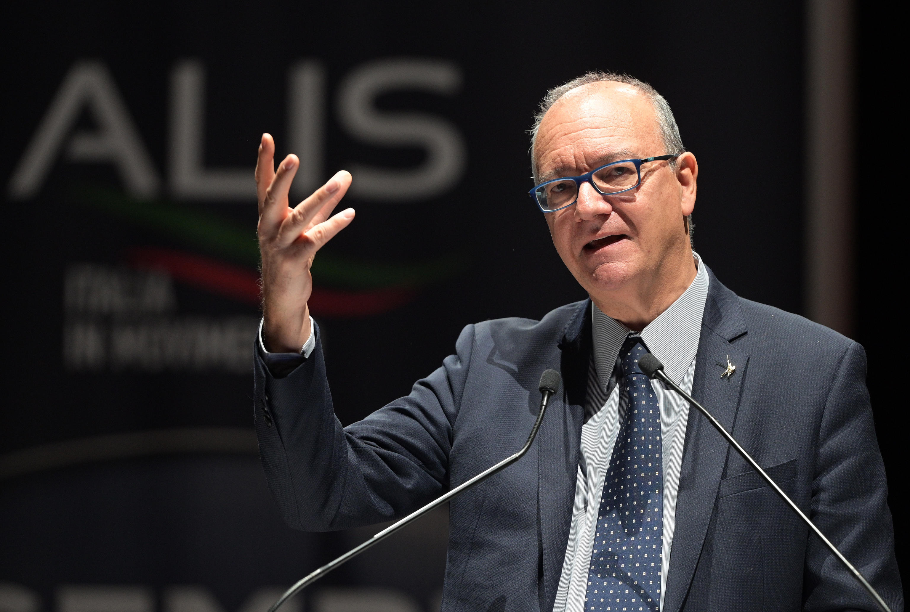 Con la musica classica Valditara rilancia la scuola italiana