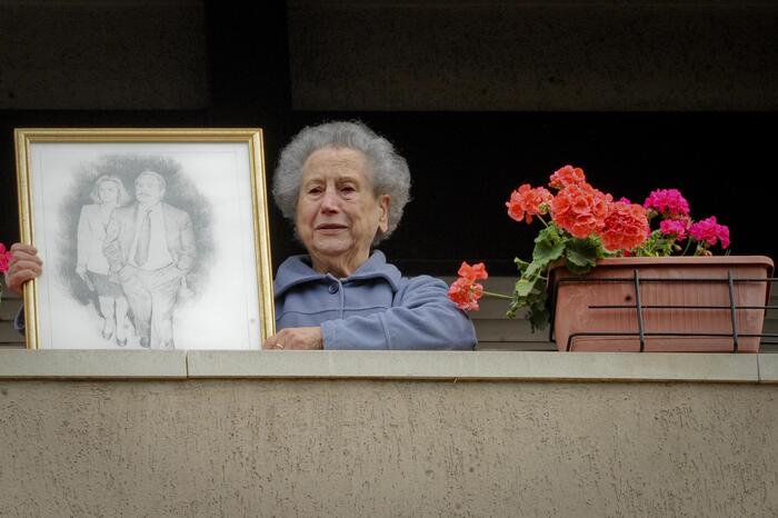 Anna Falcone: il silenzio che si fa storia