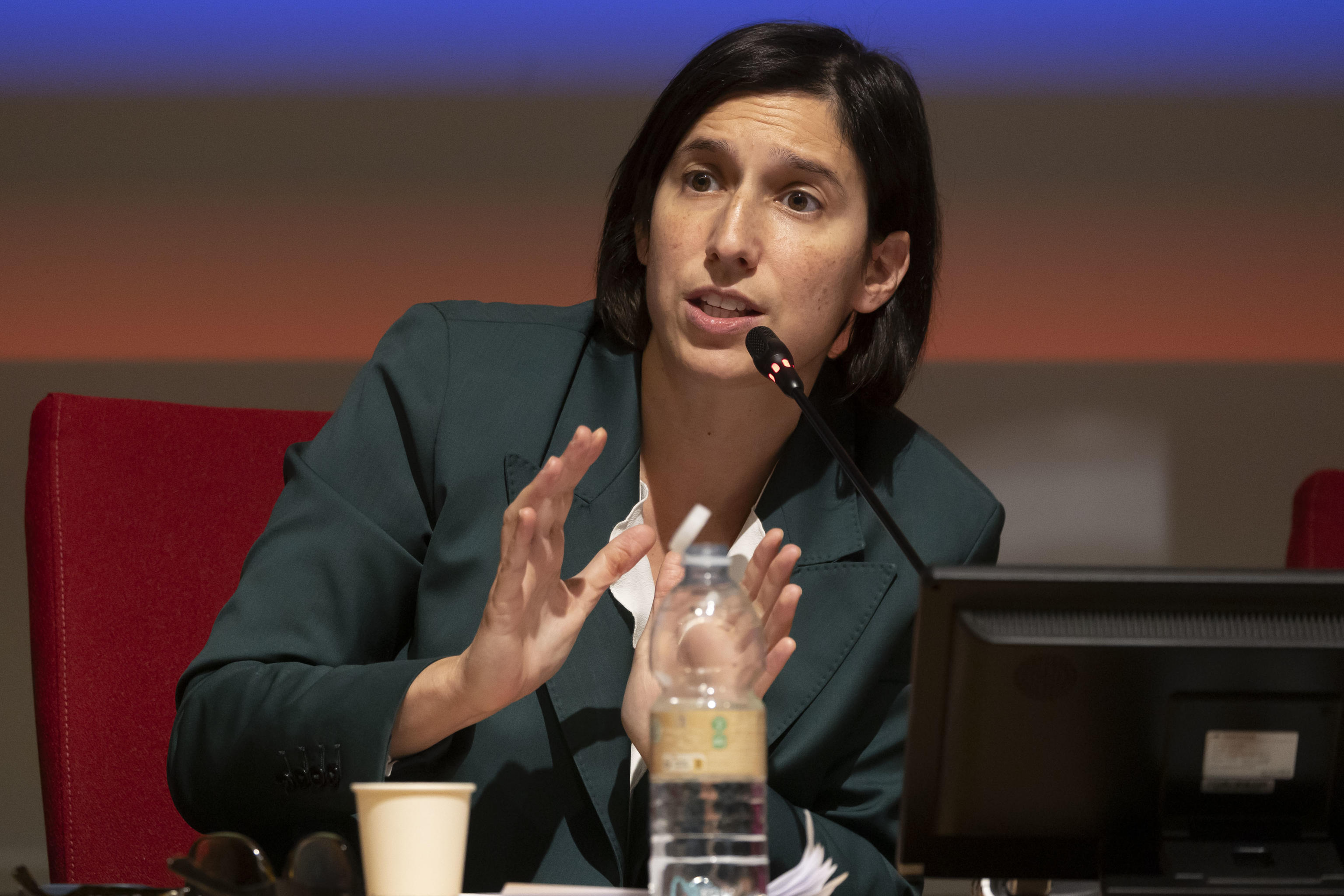 Pd, Schlein dà il via a un nuovo conflitto interno con i moderati