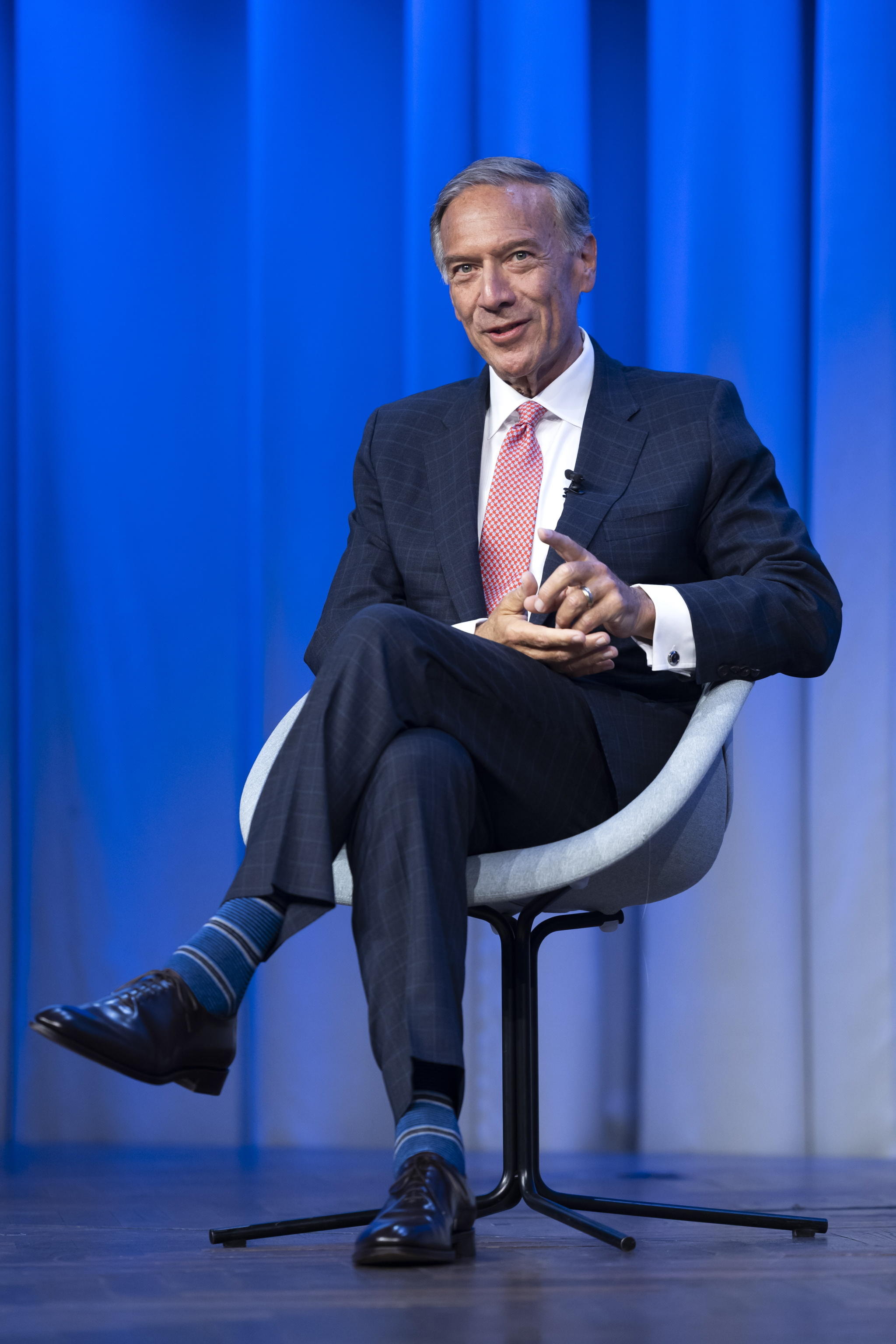 “Mai un passo indietro”, il libro memoriale di Pompeo