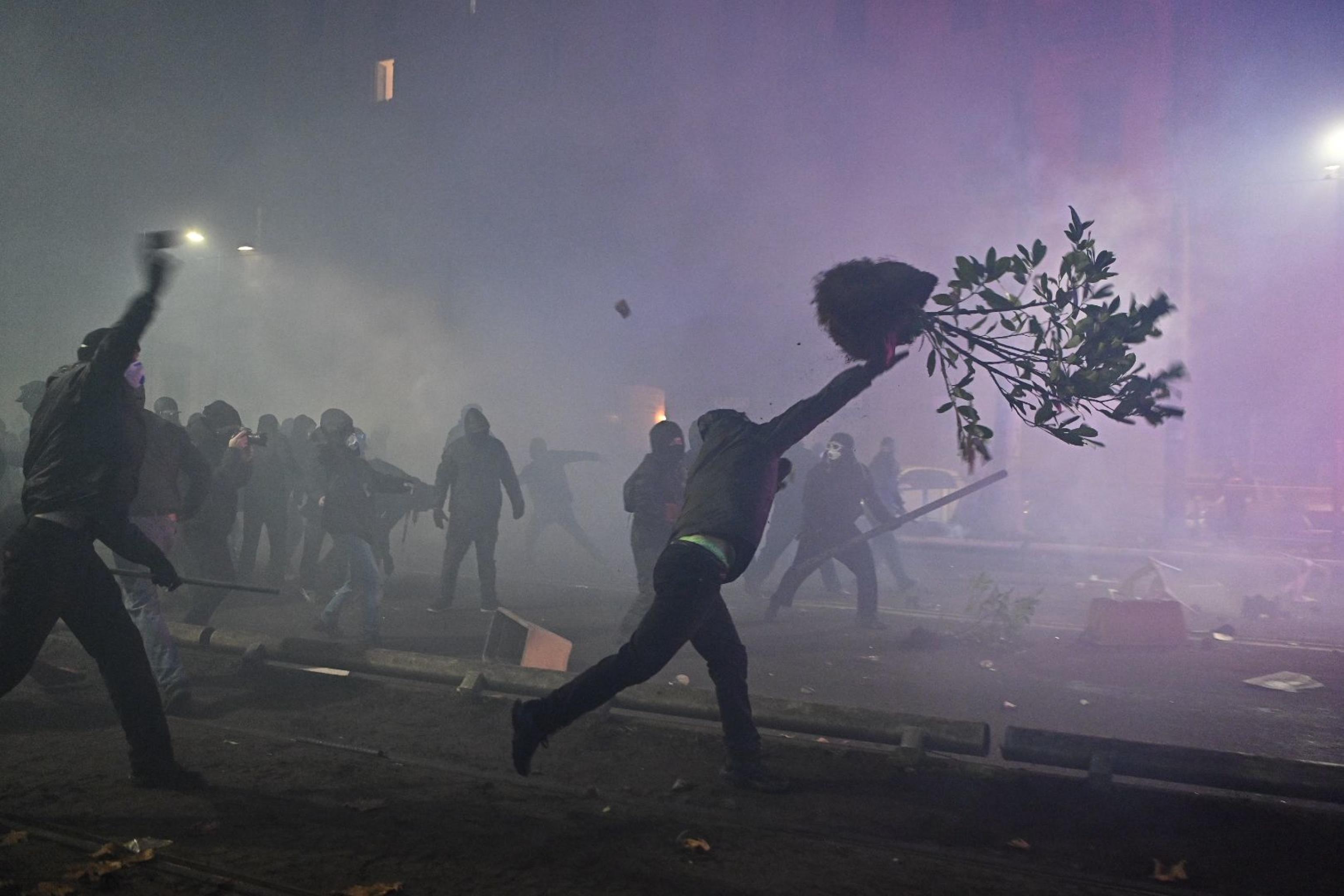 Quando la piazza diventa un attacco allo Stato