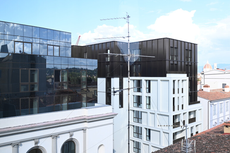 Il Cubo Nero oscura l’amministrazione di Palazzo Vecchio