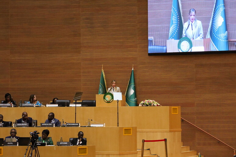 Meloni e il “Consiglio di Pace” solo per “osservare”