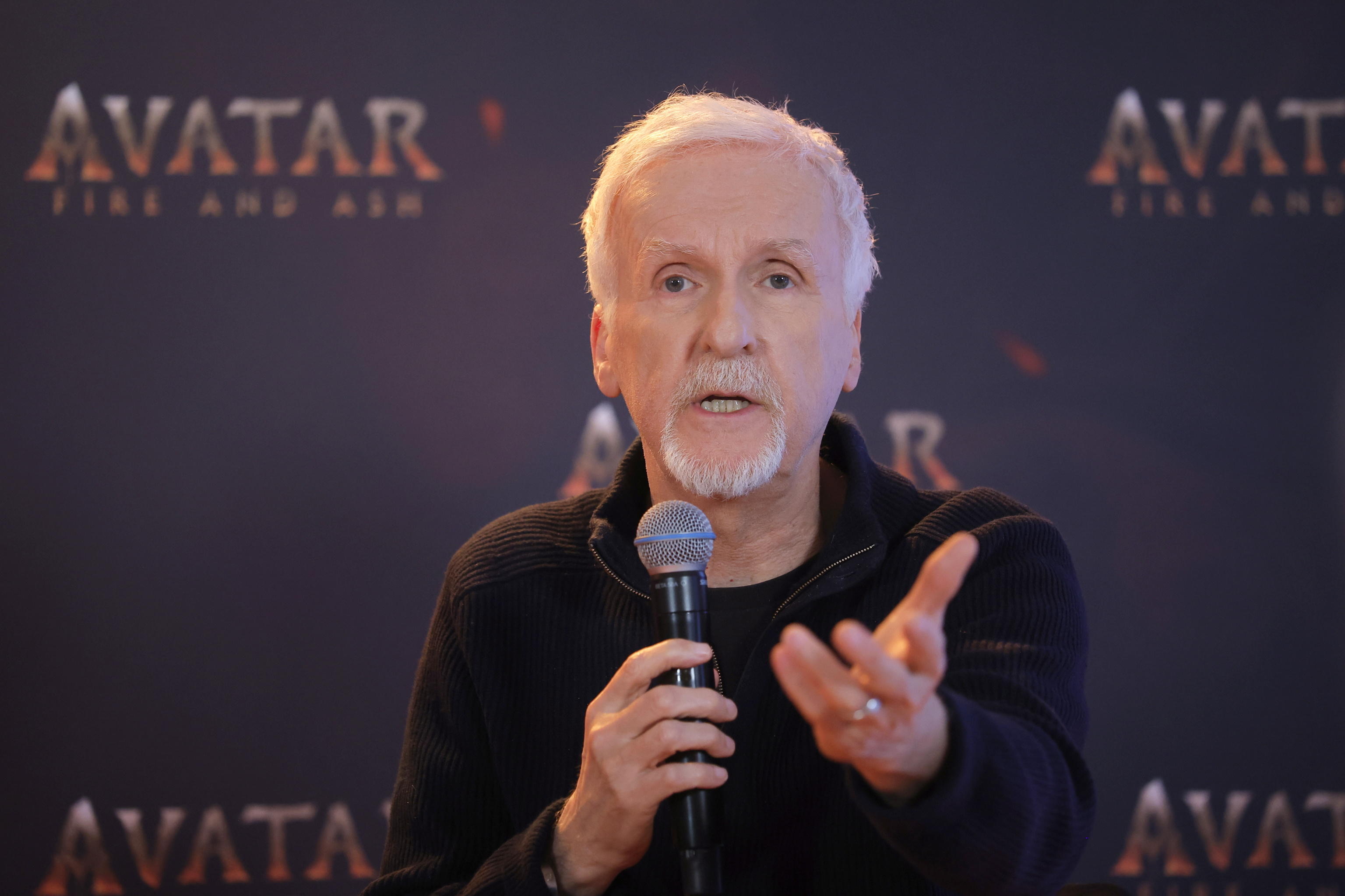 James Cameron critica l’accordo Netflix-Warner Bros
