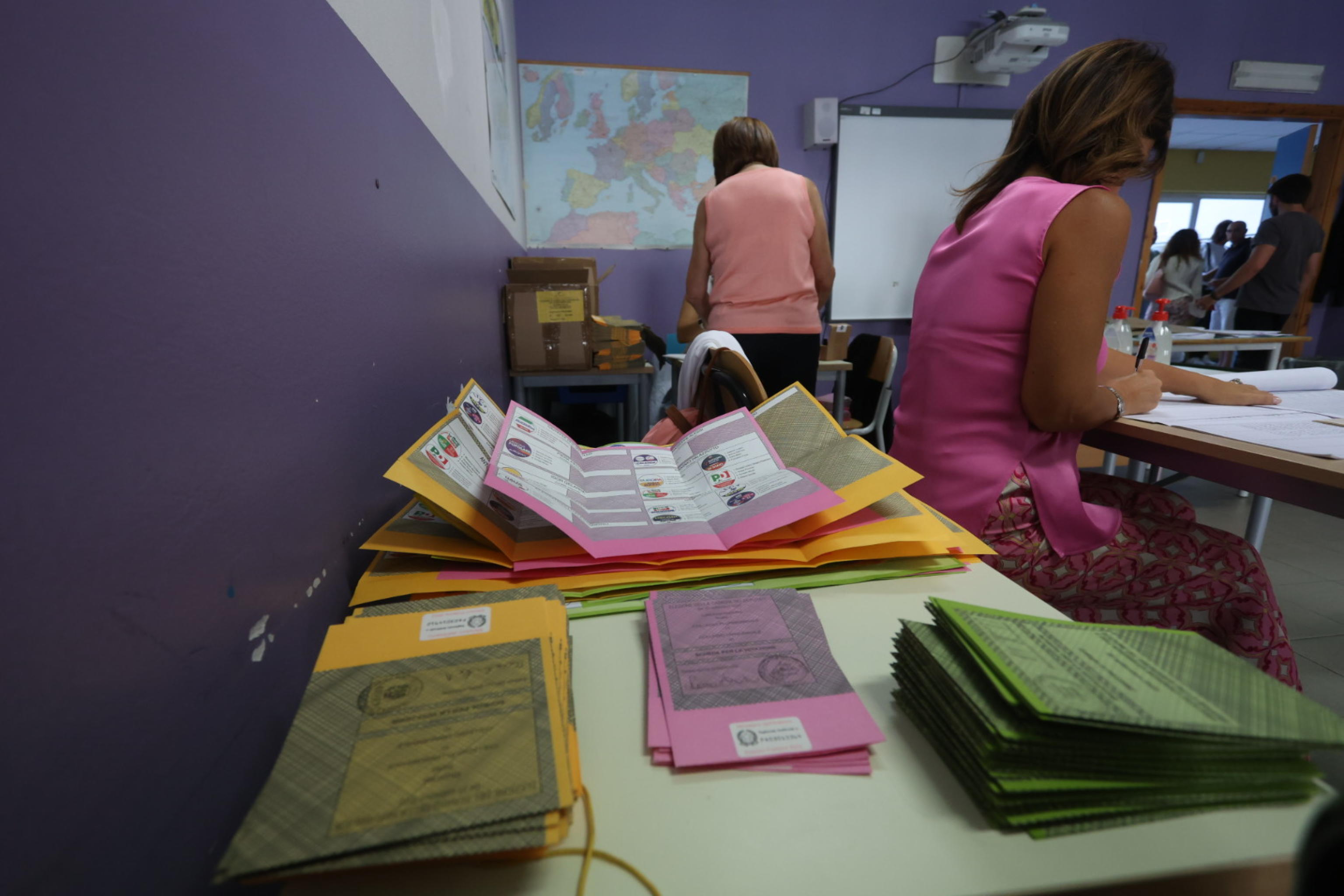 In Italia si cambiano le regole per non cambiare la politica