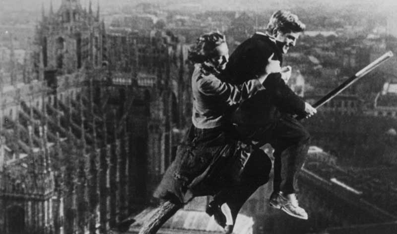 “Miracolo a Milano” debutta a teatro